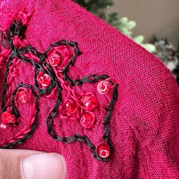 Greater good 3/4x tunic red embroidered top - Picture 4 of 5